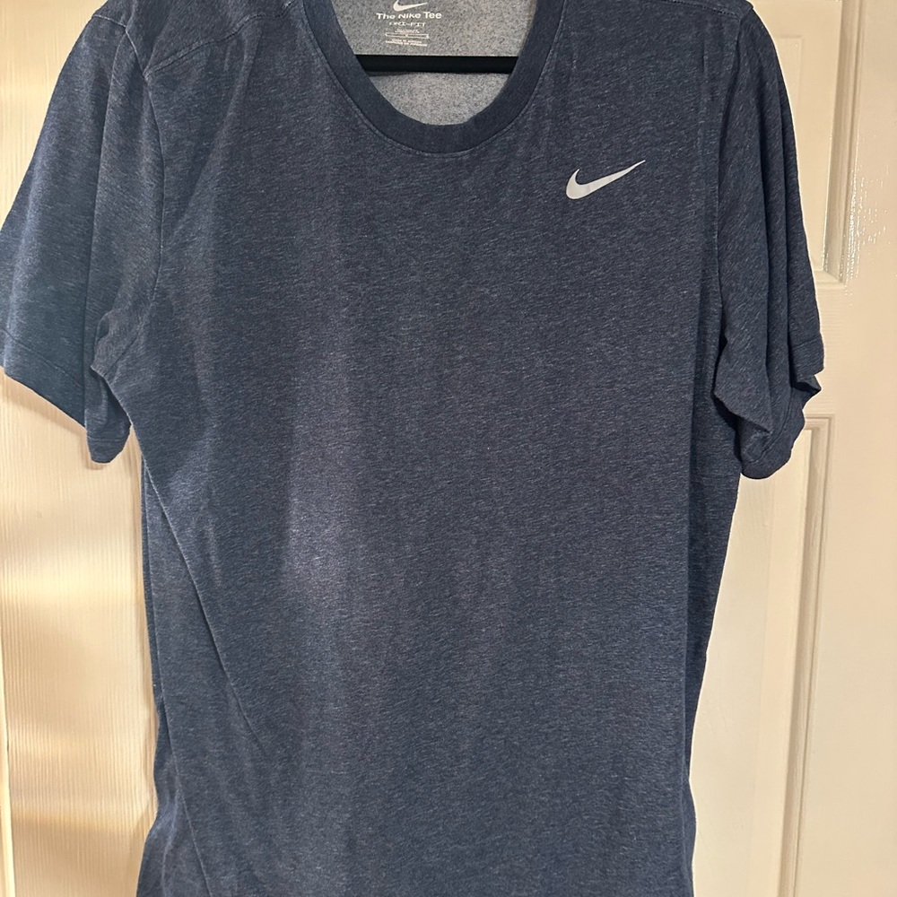 Nike Men's Dark Blue Short Sleeve Tee